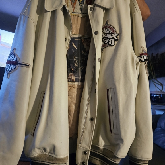 Avirex Leather Bomber Jacket - Picture 3 of 4